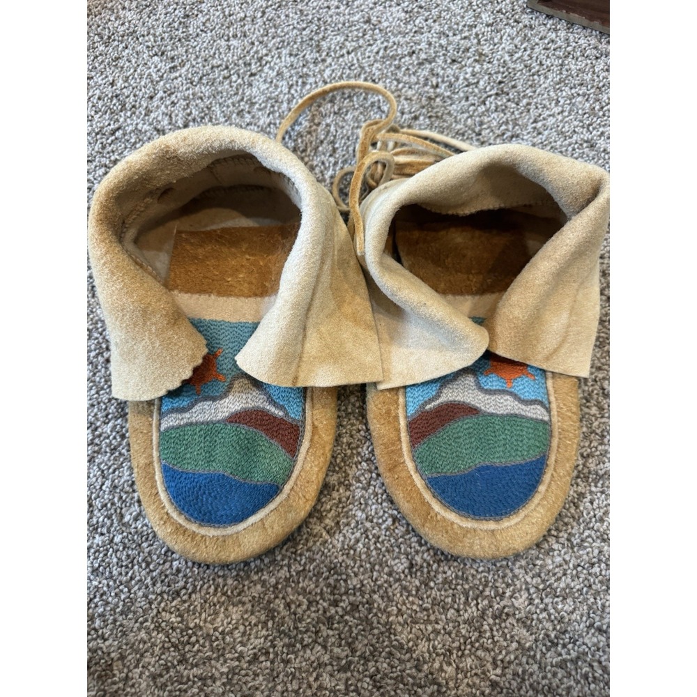 Native American Mocassins Sun mountains Tan 9 3/4" Landscape